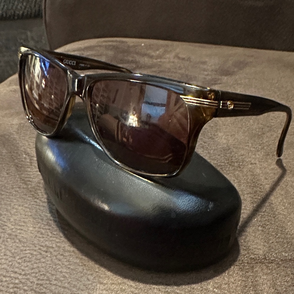 Gucci Tortoiseshell Sunglasses Early 90,s edition Rare Model 1111